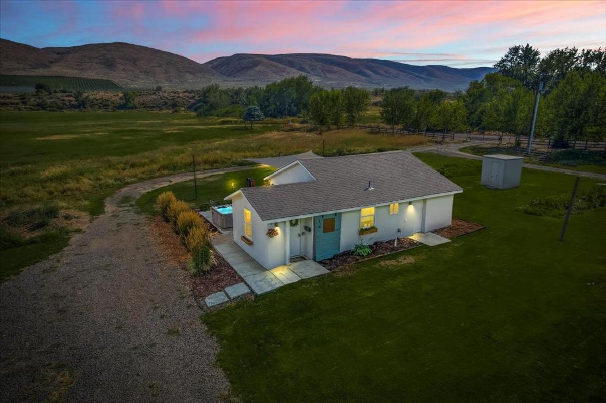 The Ahtanum Cottage - New Hot Tub And Great Views! Yakima Exterior foto